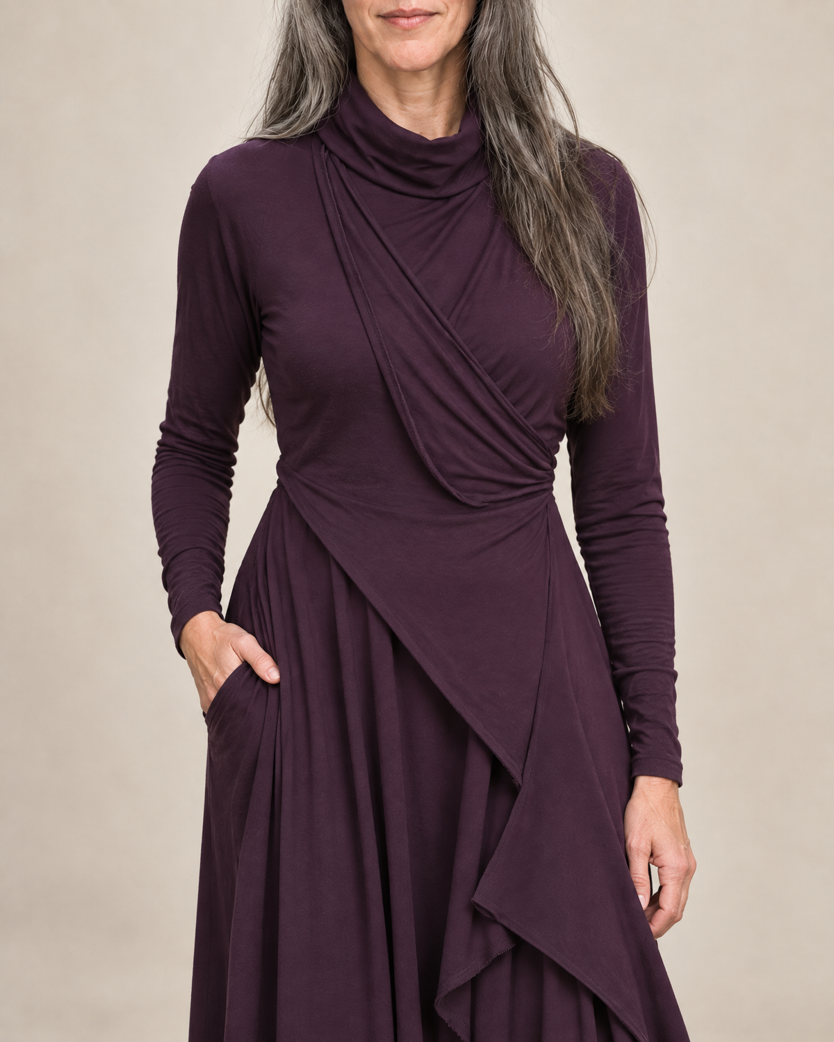 Sylvana | Drapiertes Turtleneck-Maxikleid