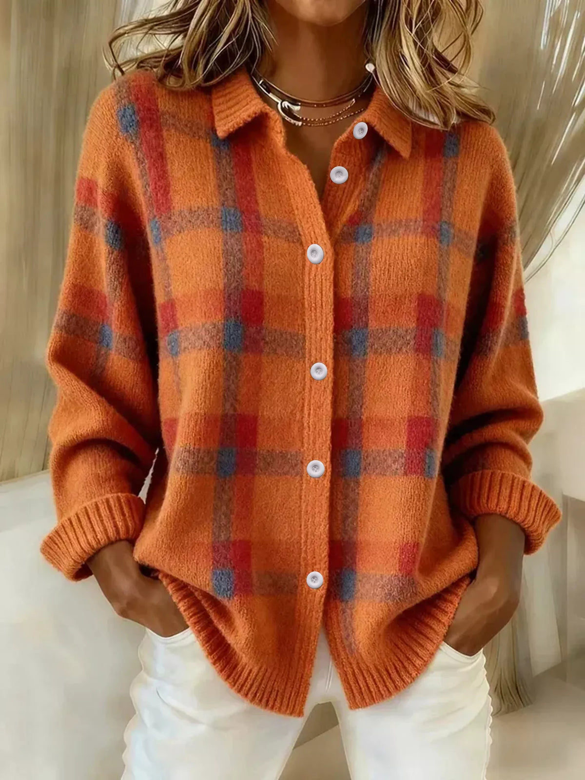 Karierte Strickjacke mit Knopfleiste