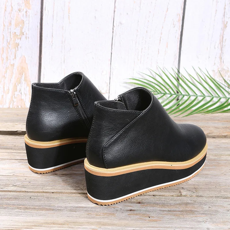 Coralie | Wedge-Stiefeletten mit seitlichem Reissverschluss
