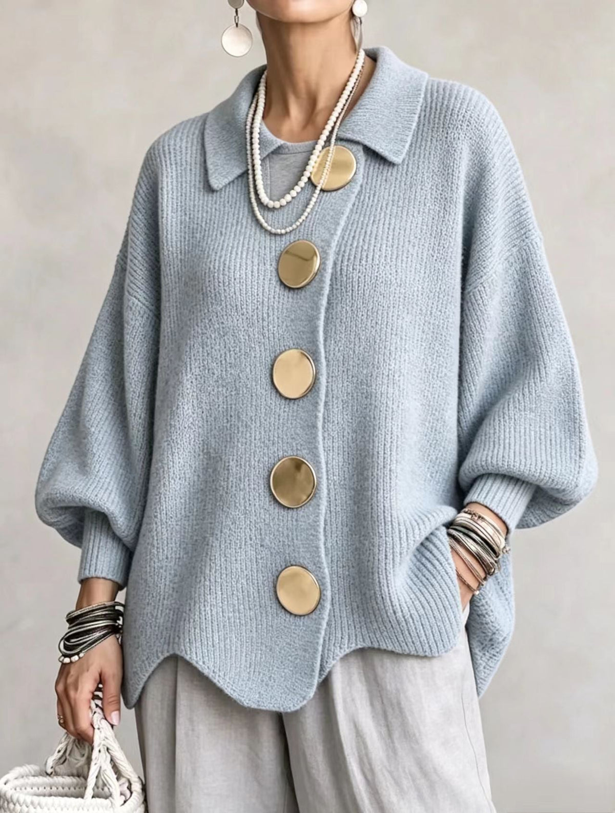 Isadora | Oversize-Strickjacke mit grossem Metallknopfkragen