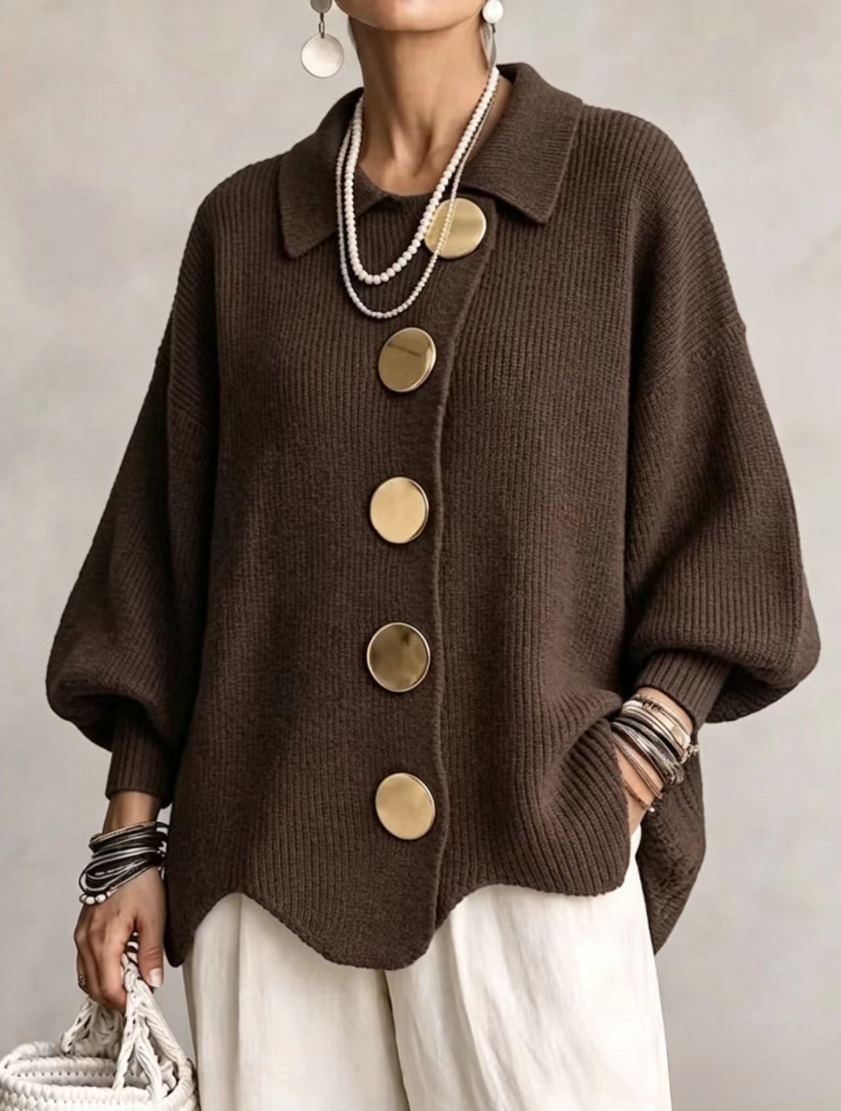 Isadora | Oversize-Strickjacke mit grossem Metallknopfkragen