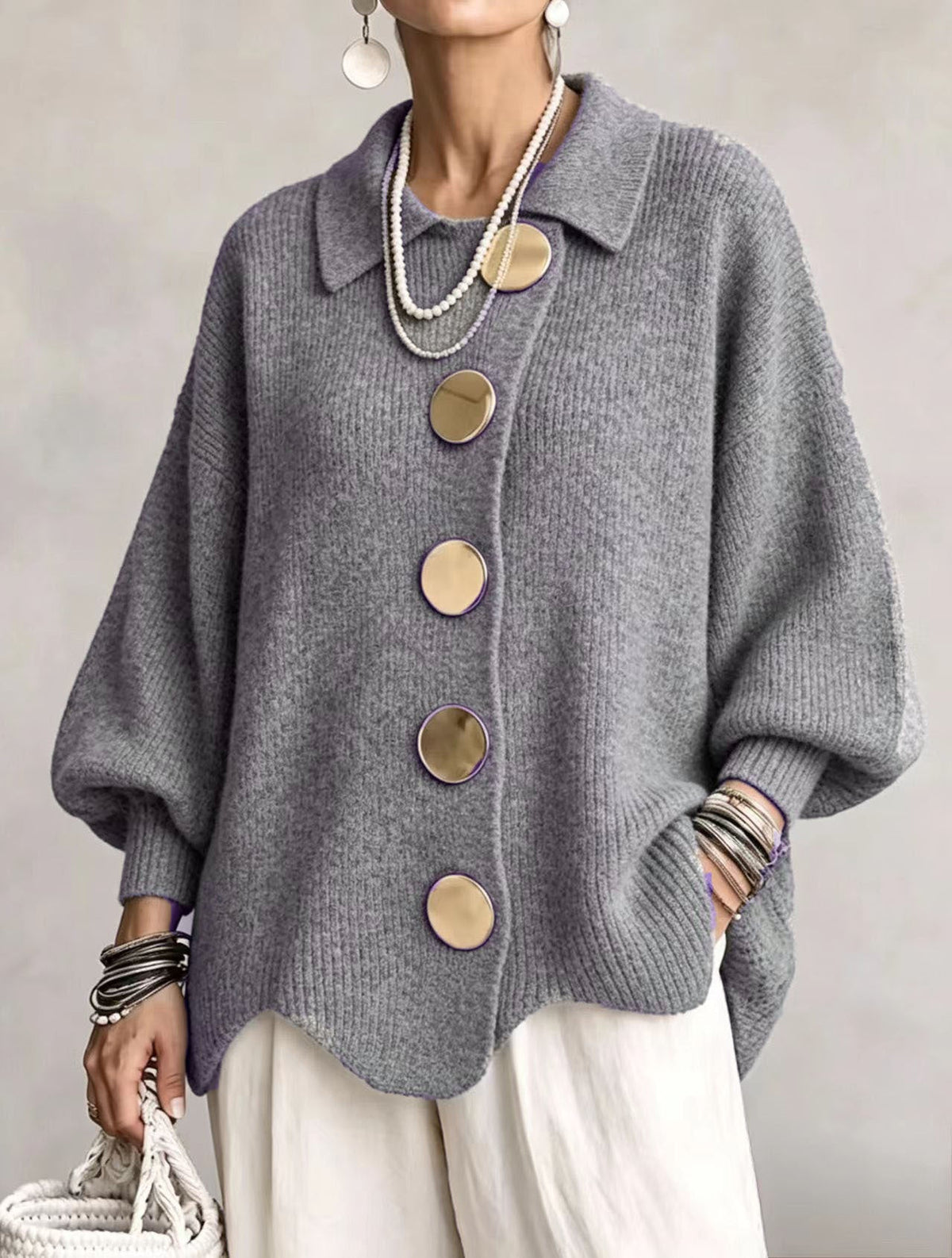 Isadora | Oversize-Strickjacke mit grossem Metallknopfkragen