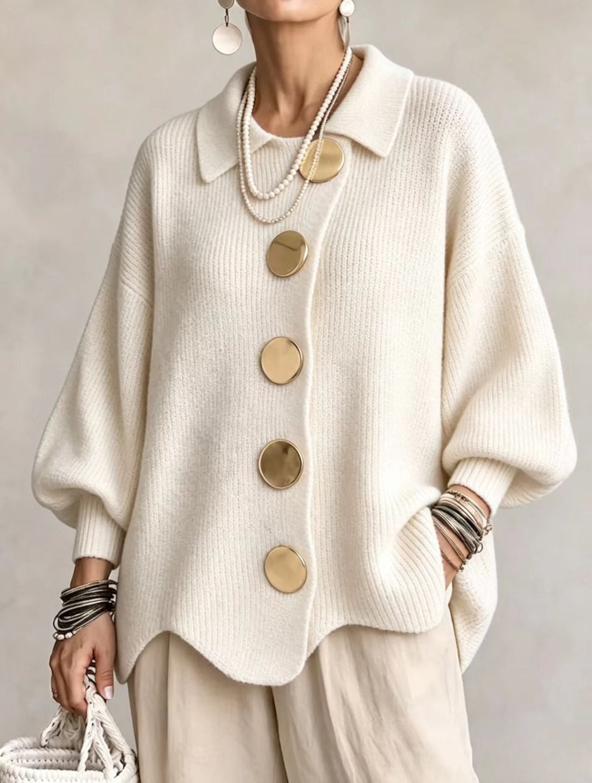 Isadora | Oversize-Strickjacke mit grossem Metallknopfkragen