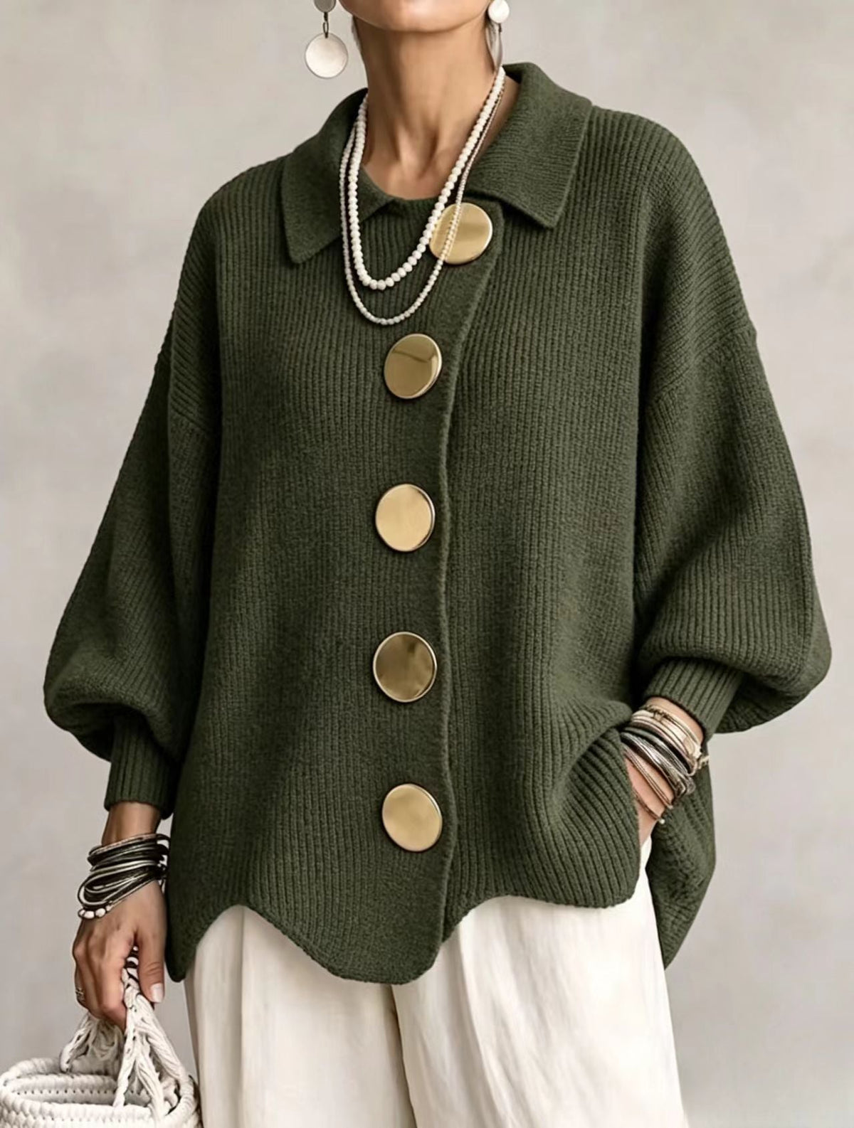 Isadora | Oversize-Strickjacke mit grossem Metallknopfkragen