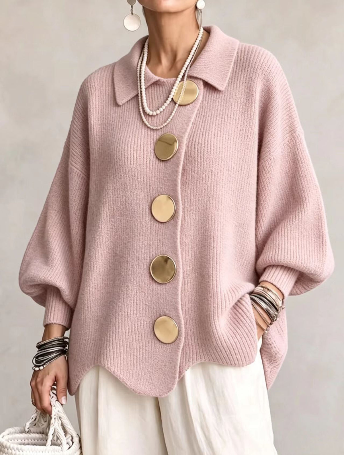 Isadora | Oversize-Strickjacke mit grossem Metallknopfkragen