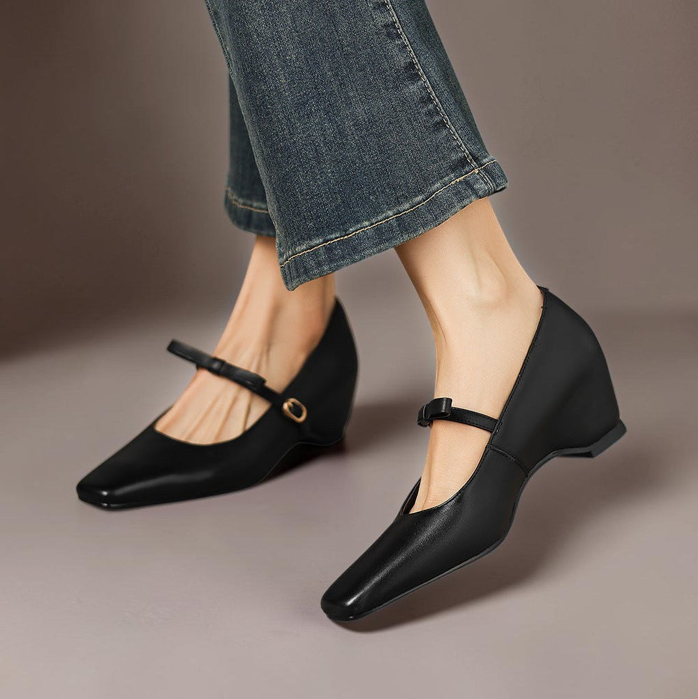 Bryony | Bogenriemen Mary Jane Pump