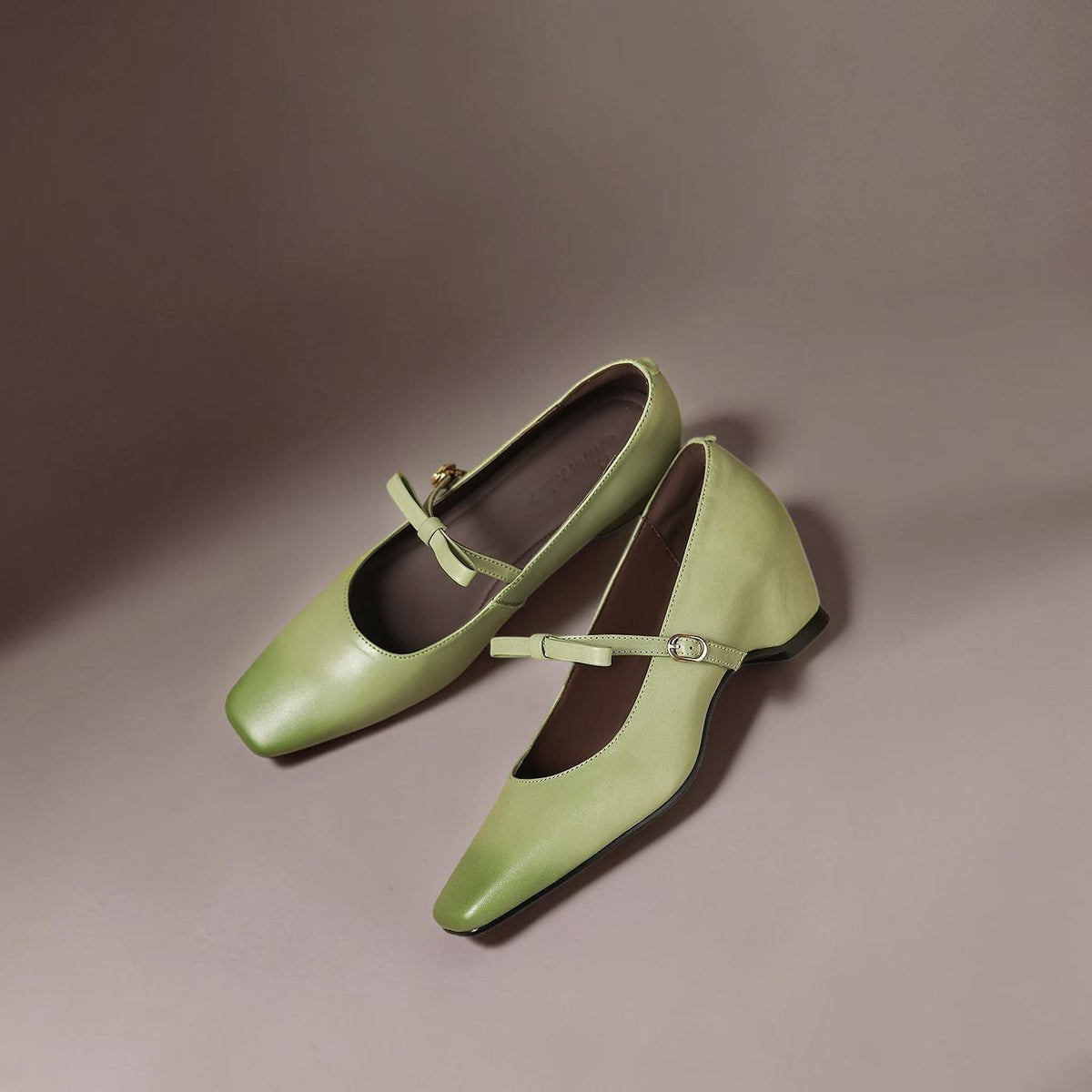 Bryony | Bogenriemen Mary Jane Pump