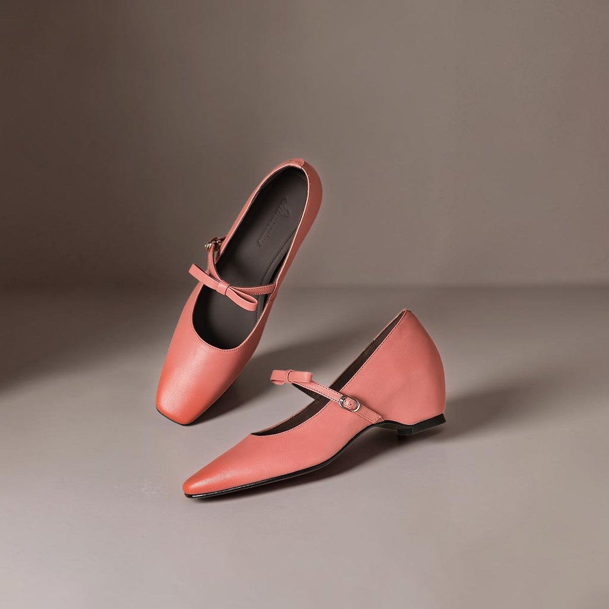 Bryony | Bogenriemen Mary Jane Pump